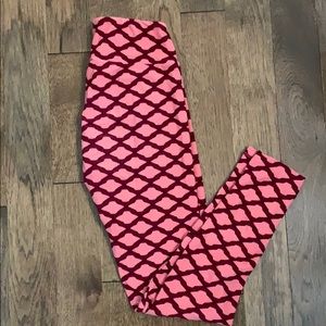 Pink and maroon Lularoe Leggings